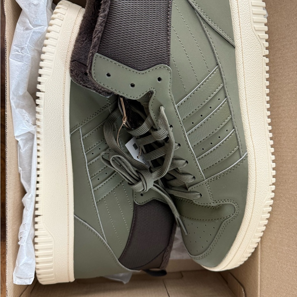 adidas Breakstart IH5283 Olive and Cream 11.5 men’s